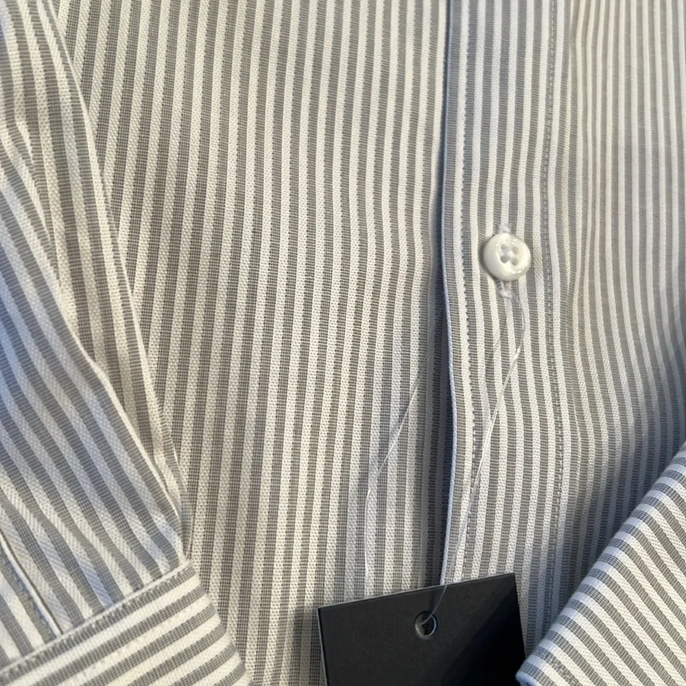 NWT Tommy Hilfiger Button Down - Picture 4 of 9